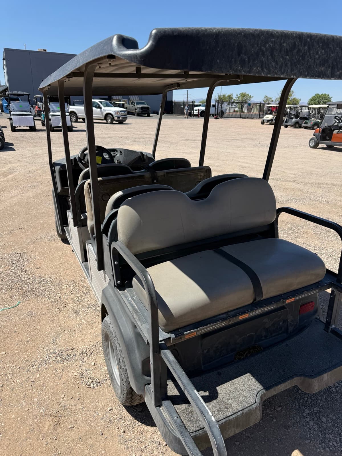 6-seat golf cart