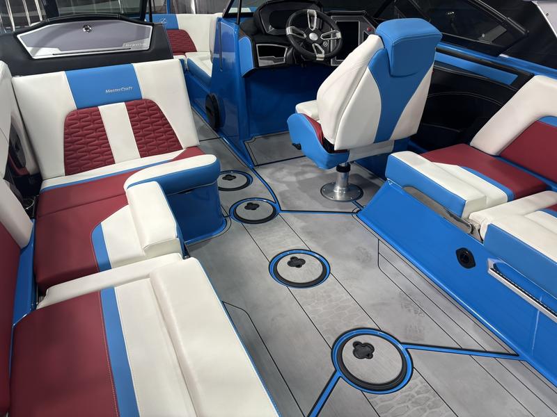 MasterCraft X24 — Red, White & Blue
