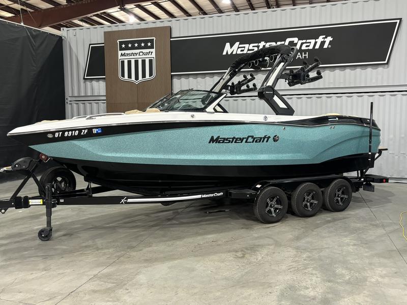 MasterCraft X24 — Caribbean Flake