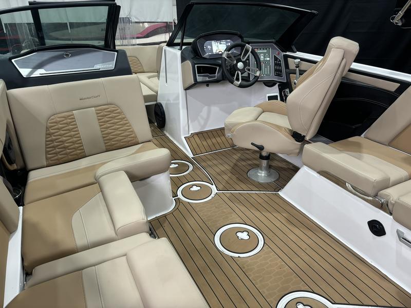 MasterCraft X24 — Caribbean Flake