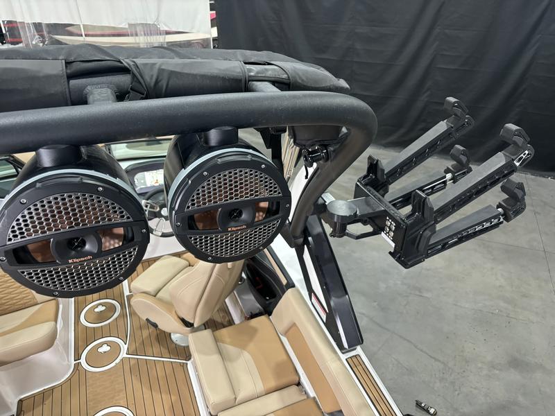 MasterCraft X24 — Caribbean Flake